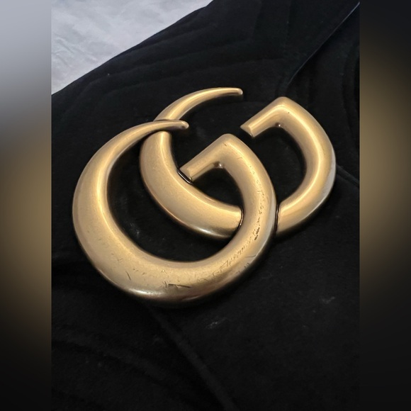 👑✅PRICE FIRM✅ Beautiful Black and Gold Fashion Velour Shoulder Bag - Picture 8 of 17